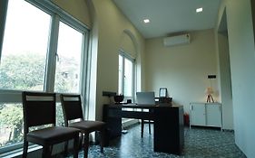 The Colaba Pod