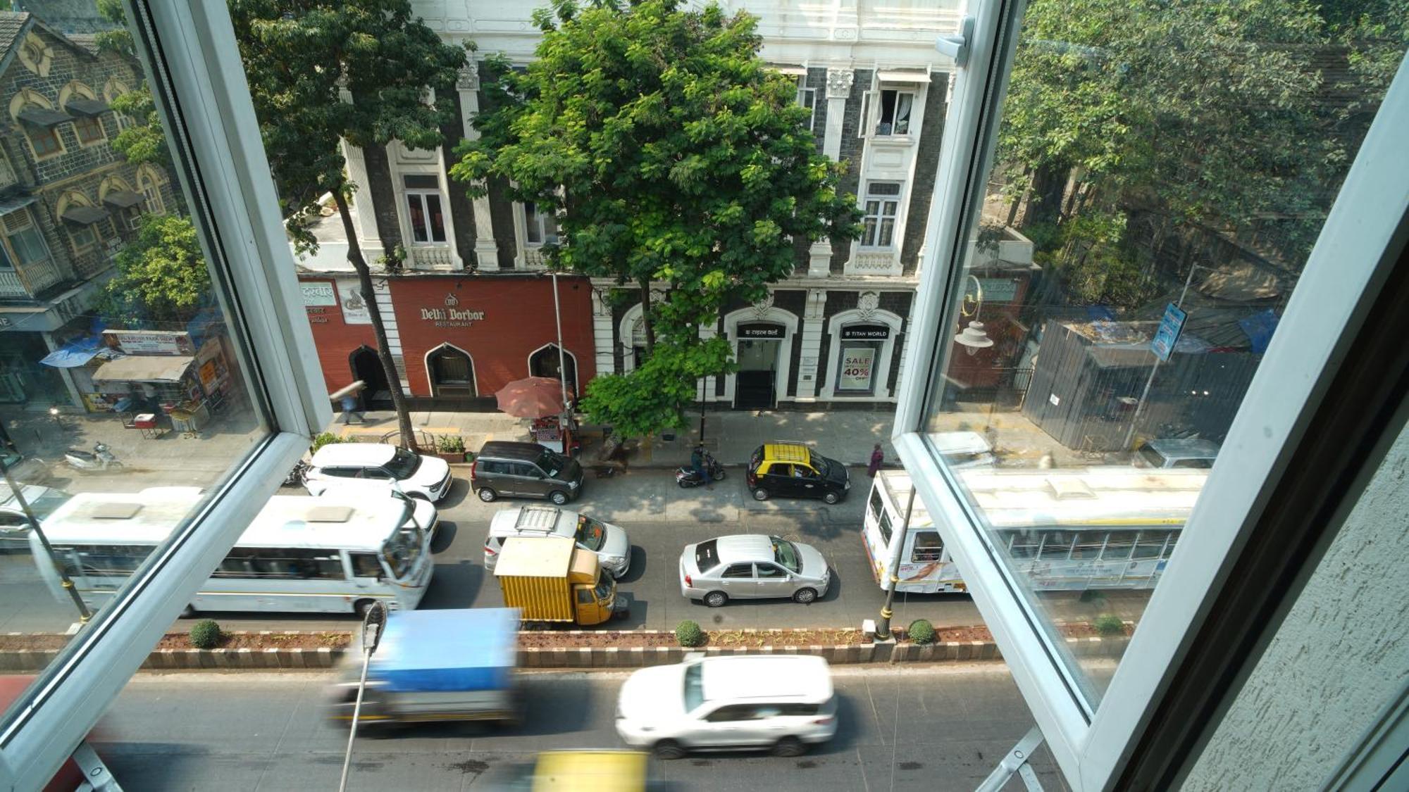 The Colaba Pod Hostel Mumbai Exterior photo